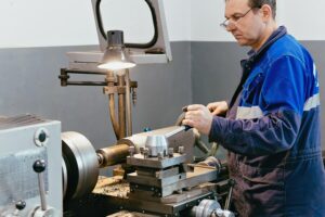 Adjust the tailstock on a lathe